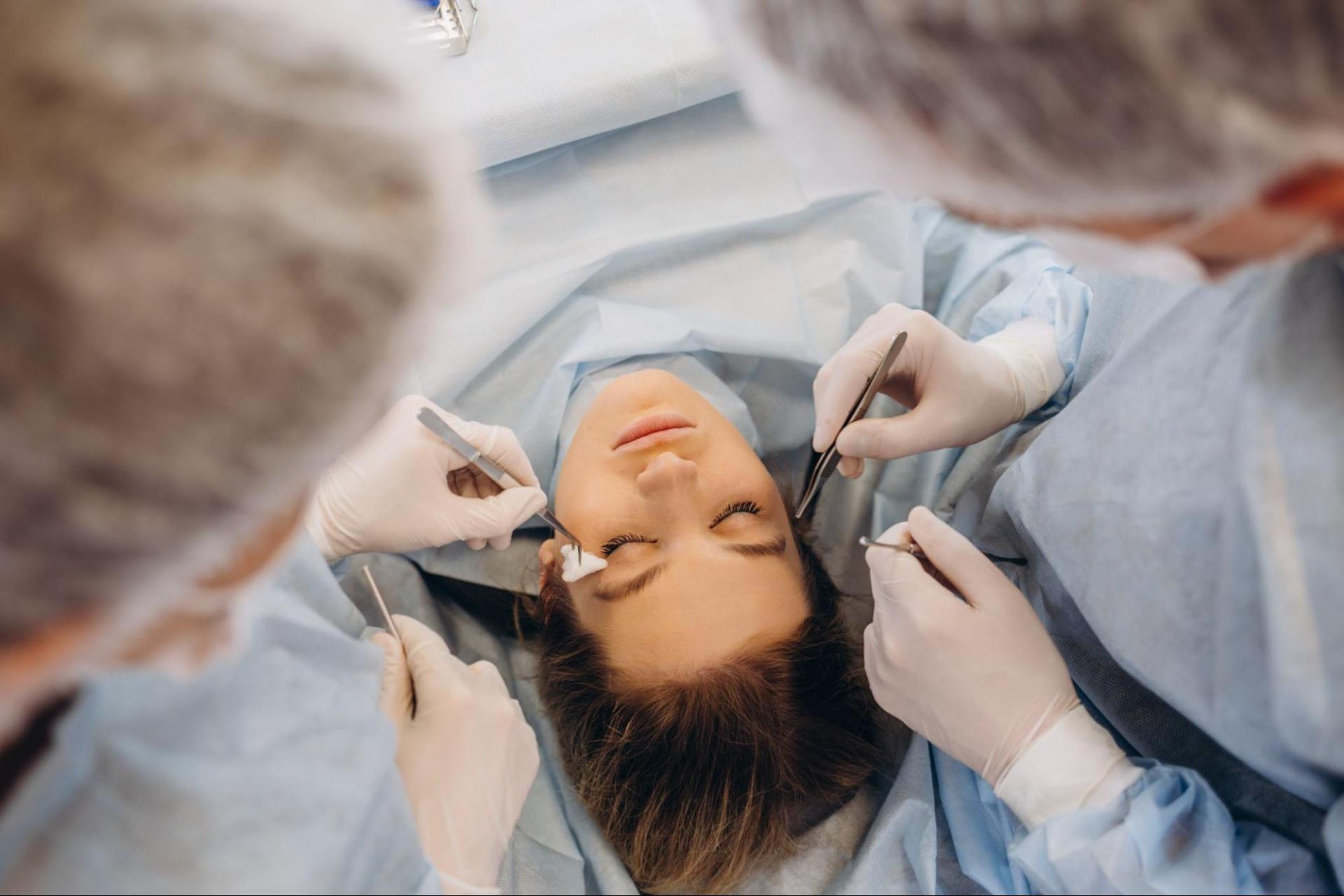 眼袋手術多久恢復？